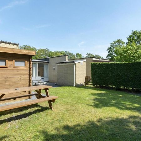 Contemporary Bungalow With Garden Sint Maartensvlotbrug Exterior photo